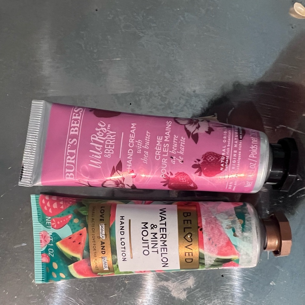 Burt's Bees Wild Rose & Berry Hand Cream Duo